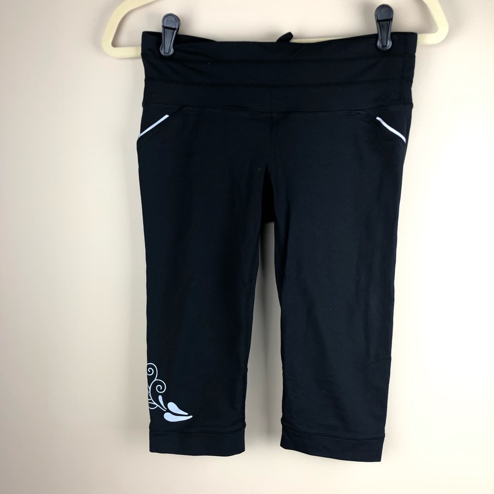 Athleta Black Crop Capri Rear Zip Pocket, Size: S